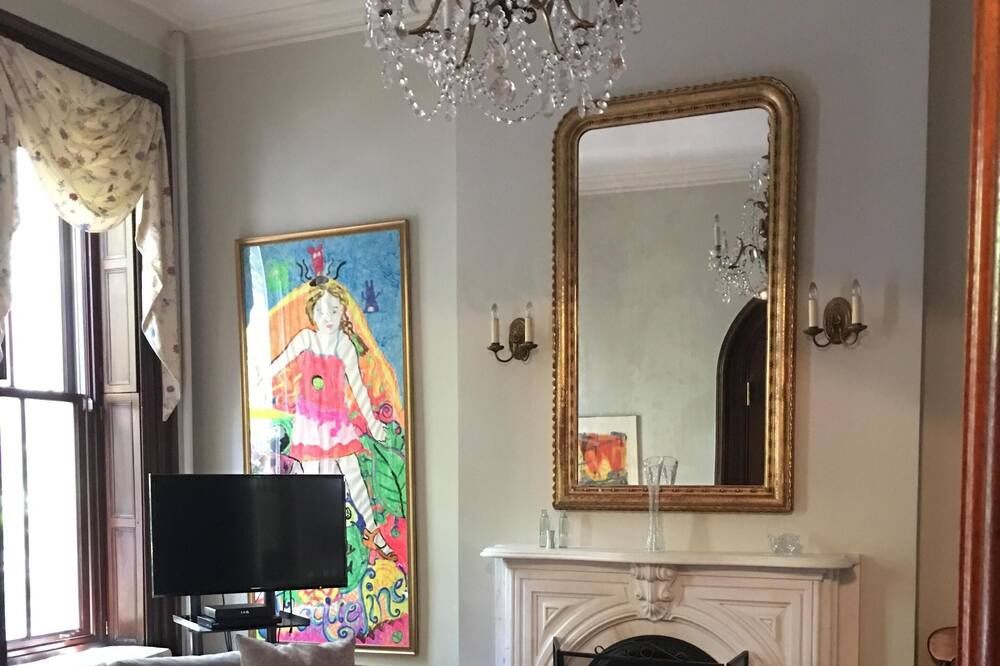 Photo of Livingroom in Carroll Gardens