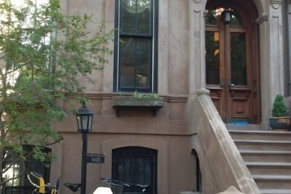 Photo of Outdoor in Carroll Gardens