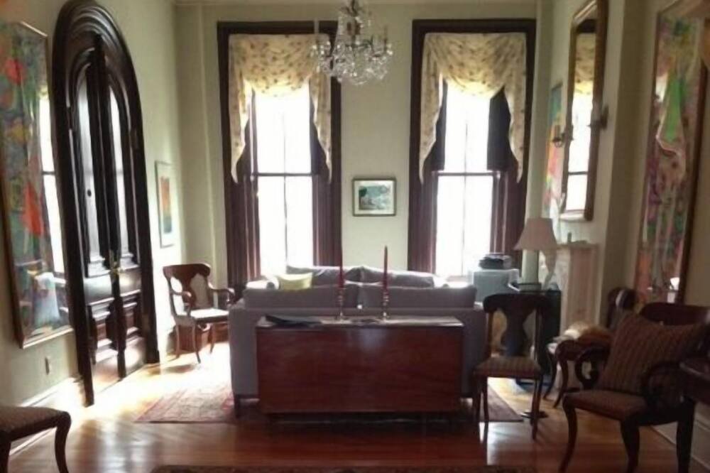 Photo of Livingroom in Carroll Gardens