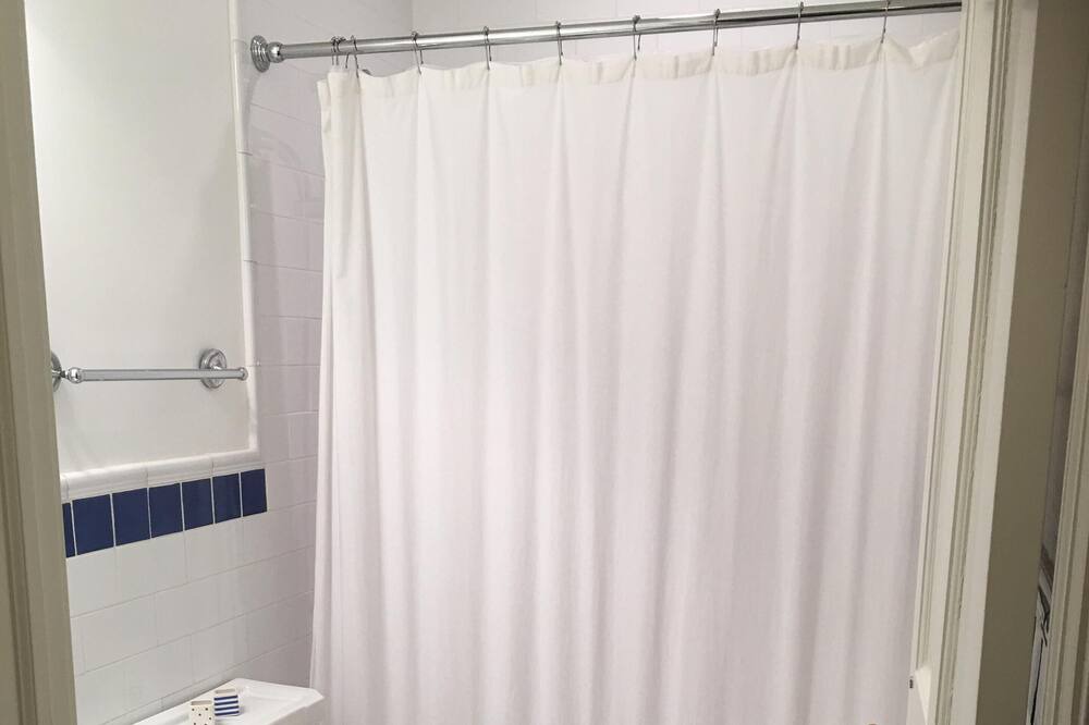 Photo of Bathroom in Carroll Gardens