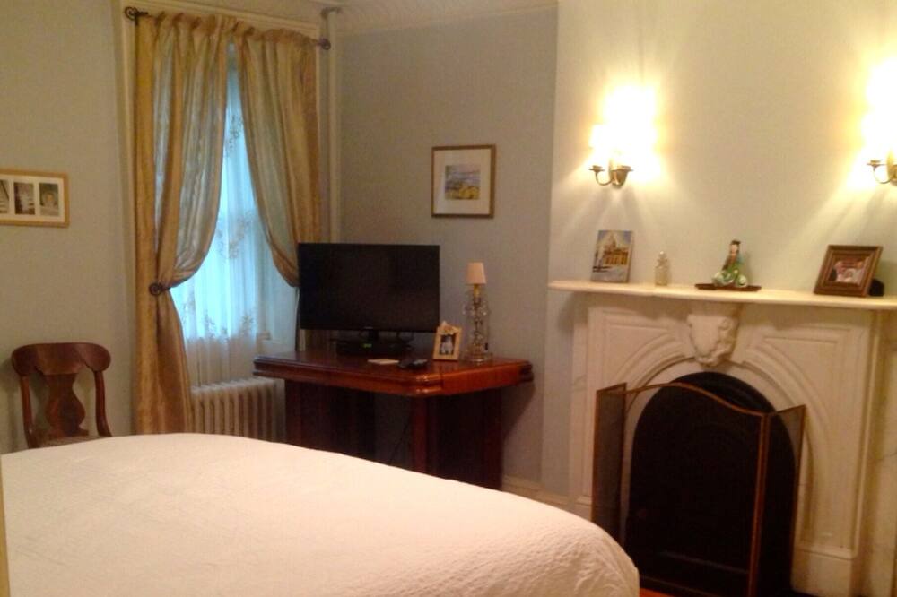 Photo of Bedroom in Carroll Gardens