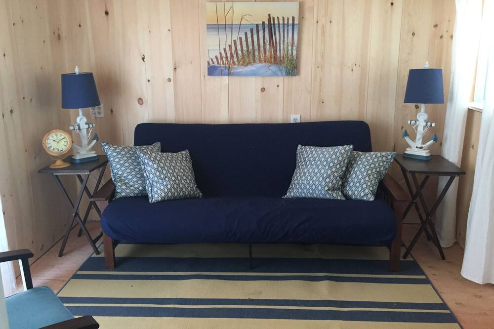 Photo of Livingroom in Cedar Bushes