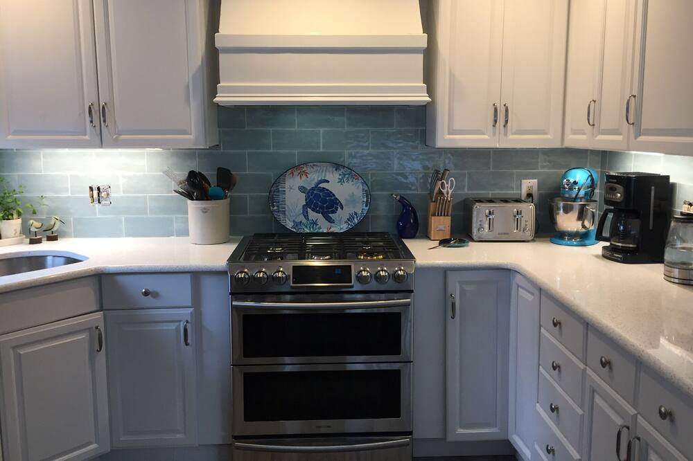 Photo of Kitchen in Cedar Bushes