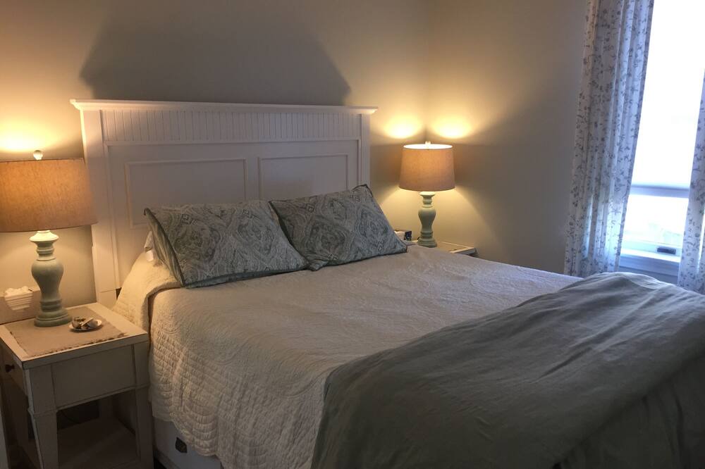 Photo of Bedroom in Cedar Bushes