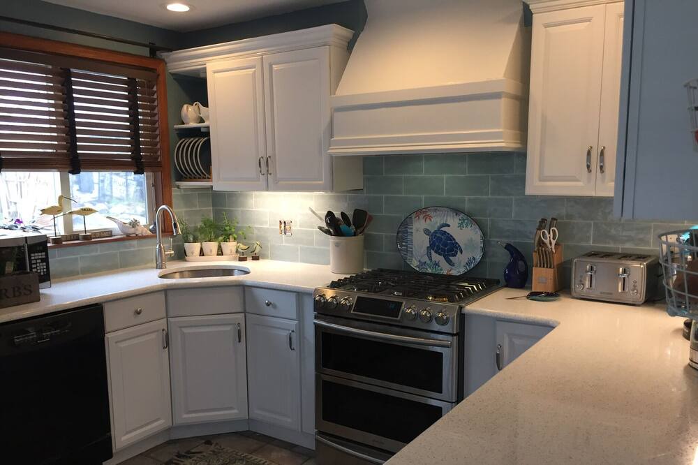 Photo of Kitchen in Cedar Bushes