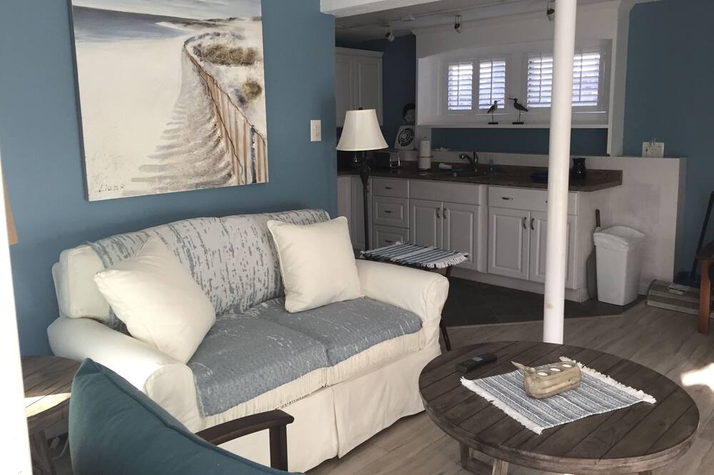 Photo of Livingroom in Cedar Bushes