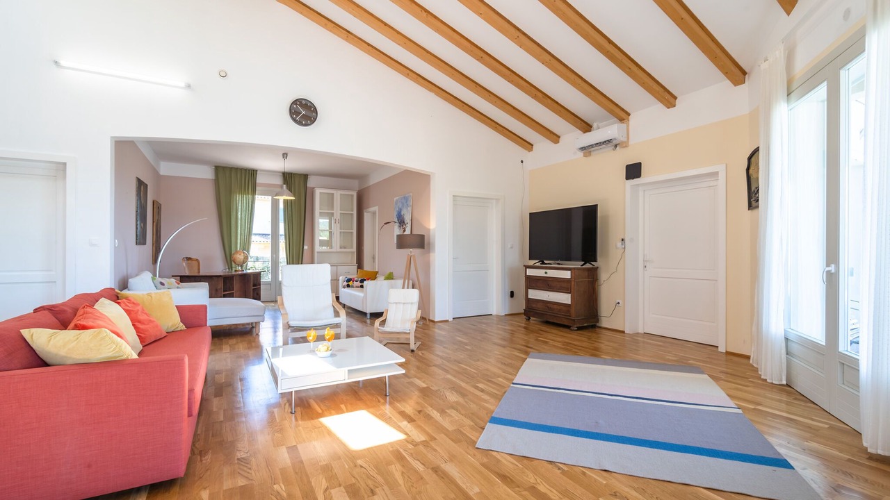 Photo of Livingroom in Oupia