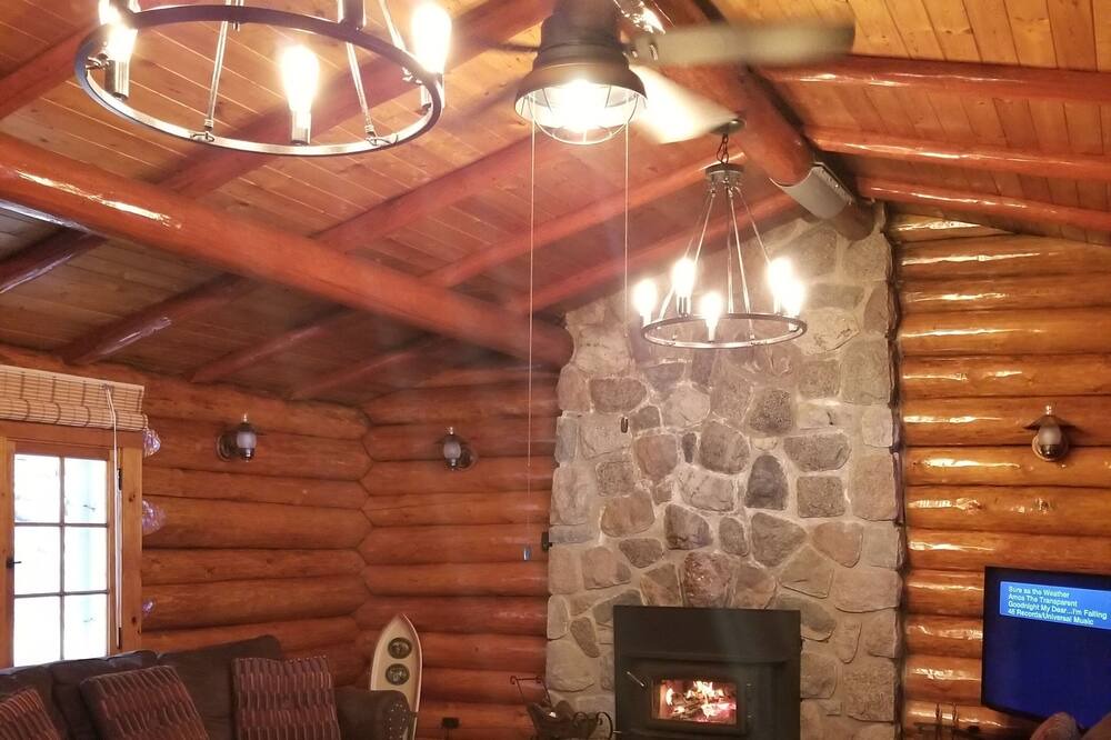 Photo of Livingroom in Sioux Narrows Nestor Falls