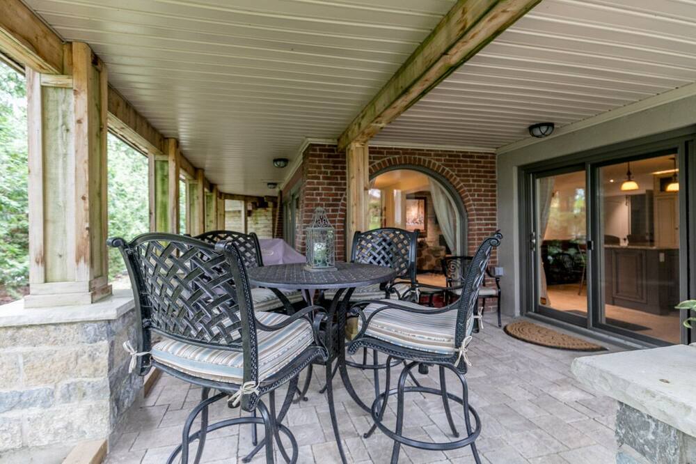 Photo of Patio Balcony in Oro-Medonte