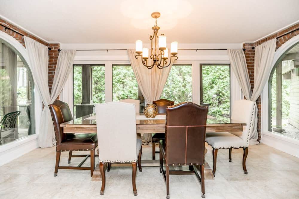 Photo of Kitchen in Oro-Medonte