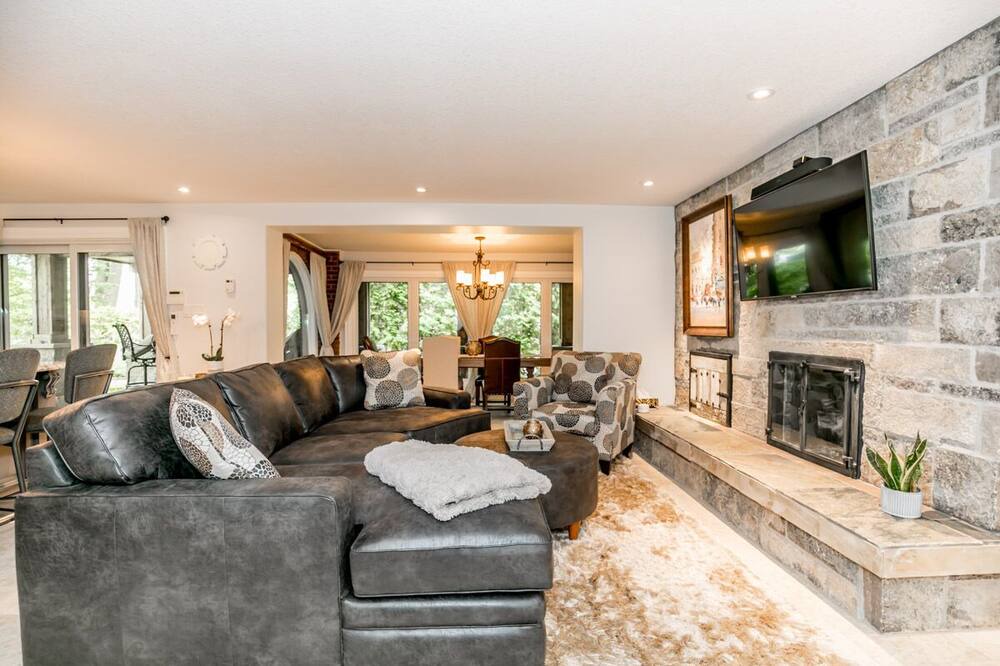 Photo of Livingroom in Oro-Medonte