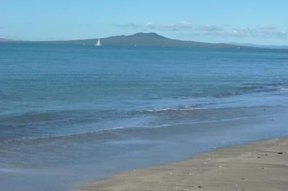 Photo of Others in Mairangi Bay
