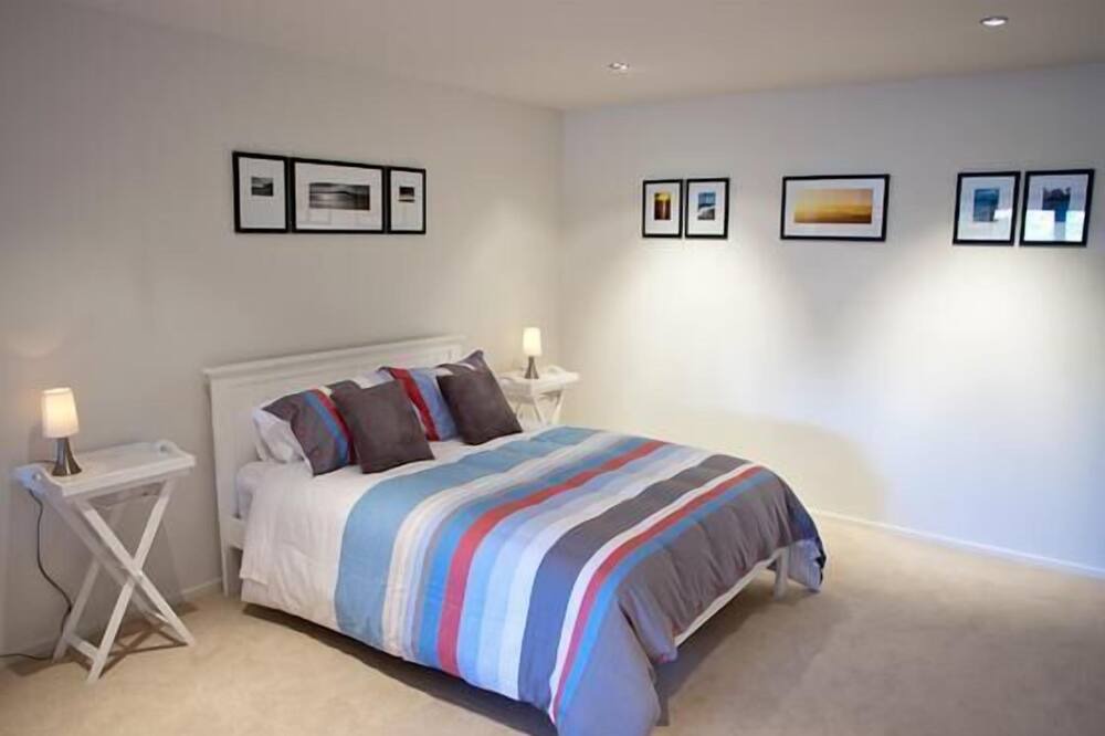 Photo of Others in Mairangi Bay