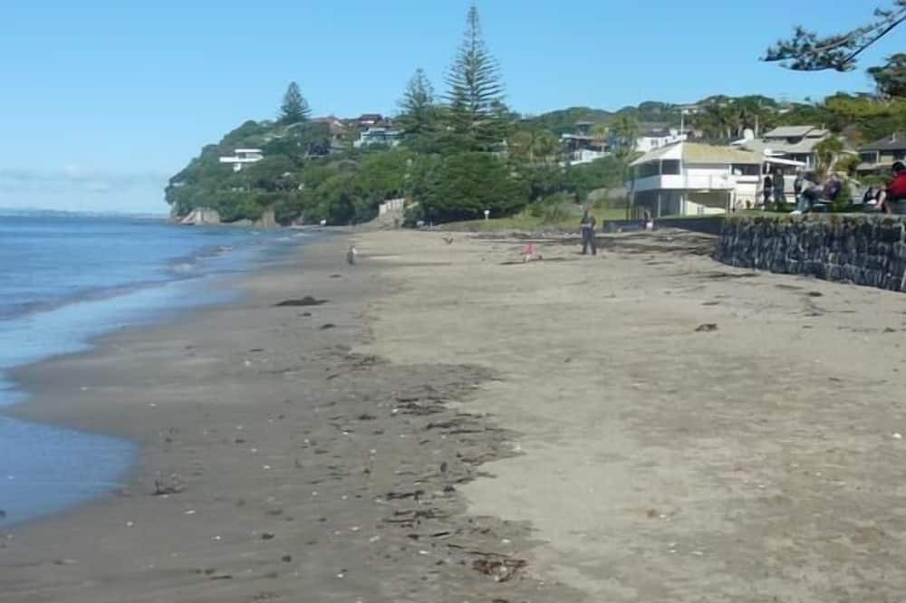 Photo of Others in Mairangi Bay