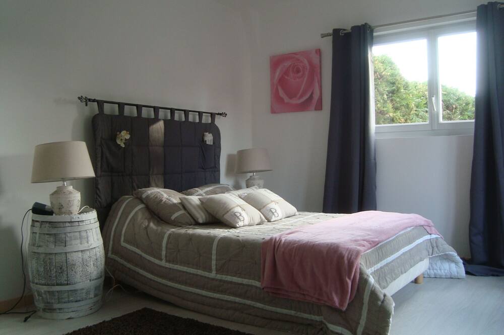 Photo of Bedroom in Vernantes