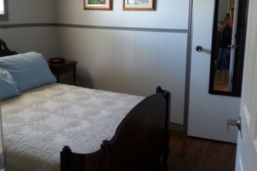 Photo of Bedroom in Pointe aux Roches
