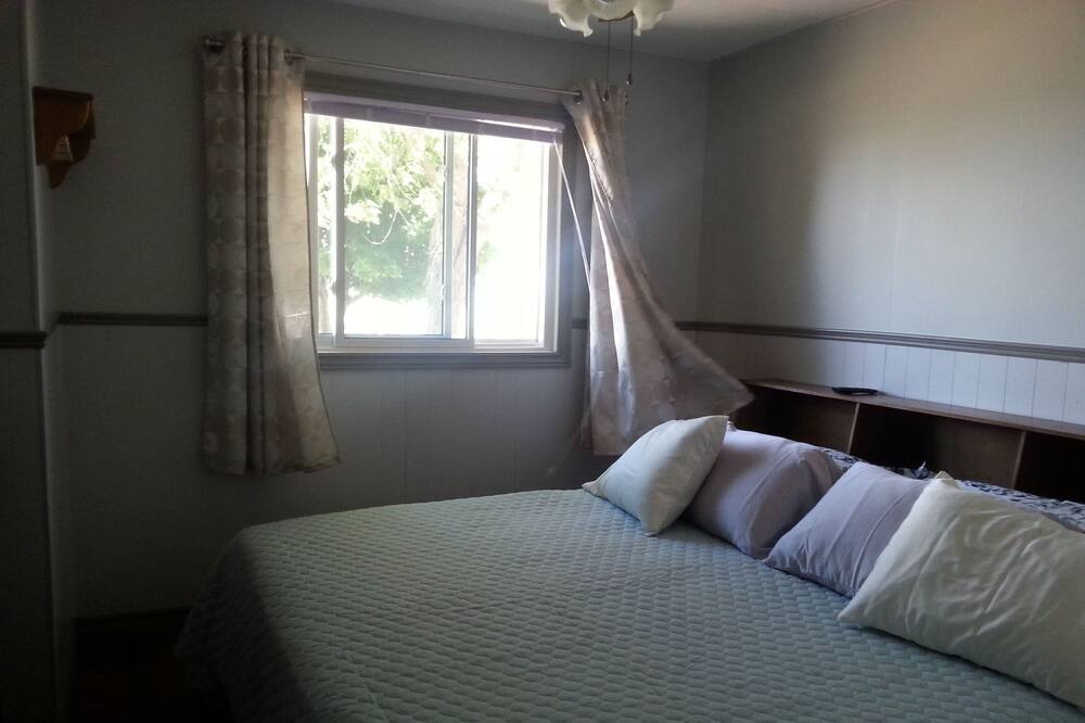 Photo of Bedroom in Pointe aux Roches