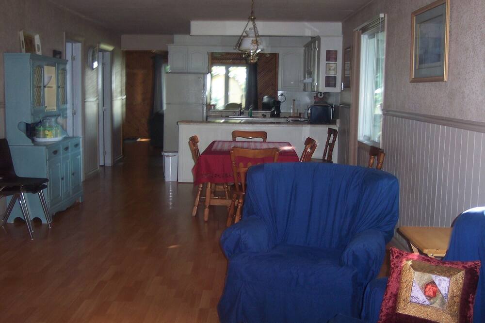 Photo of Livingroom in Pointe aux Roches