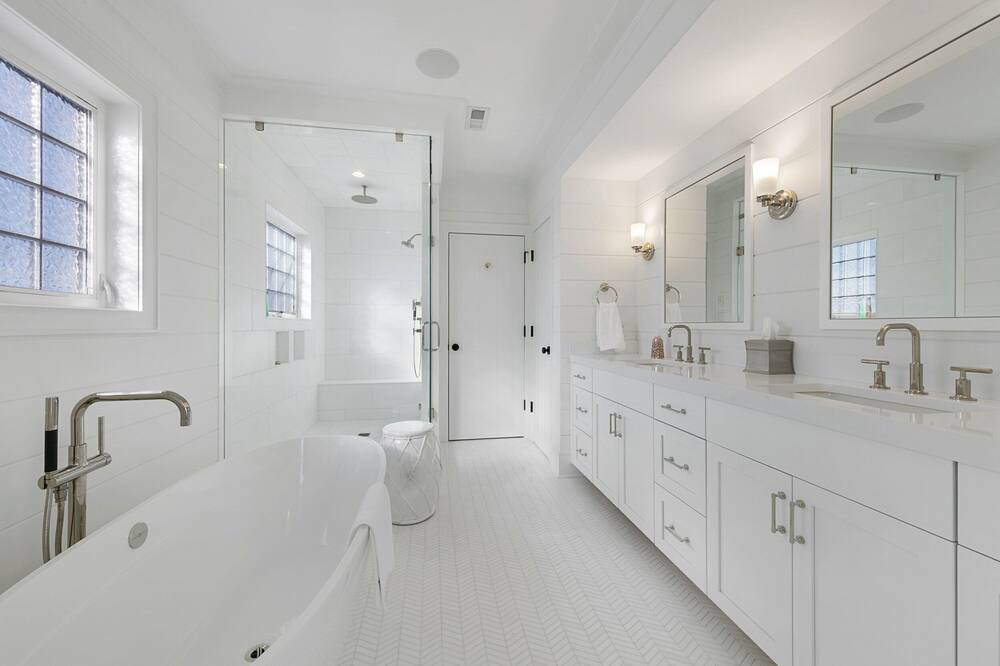 Photo of Others in Loveladies