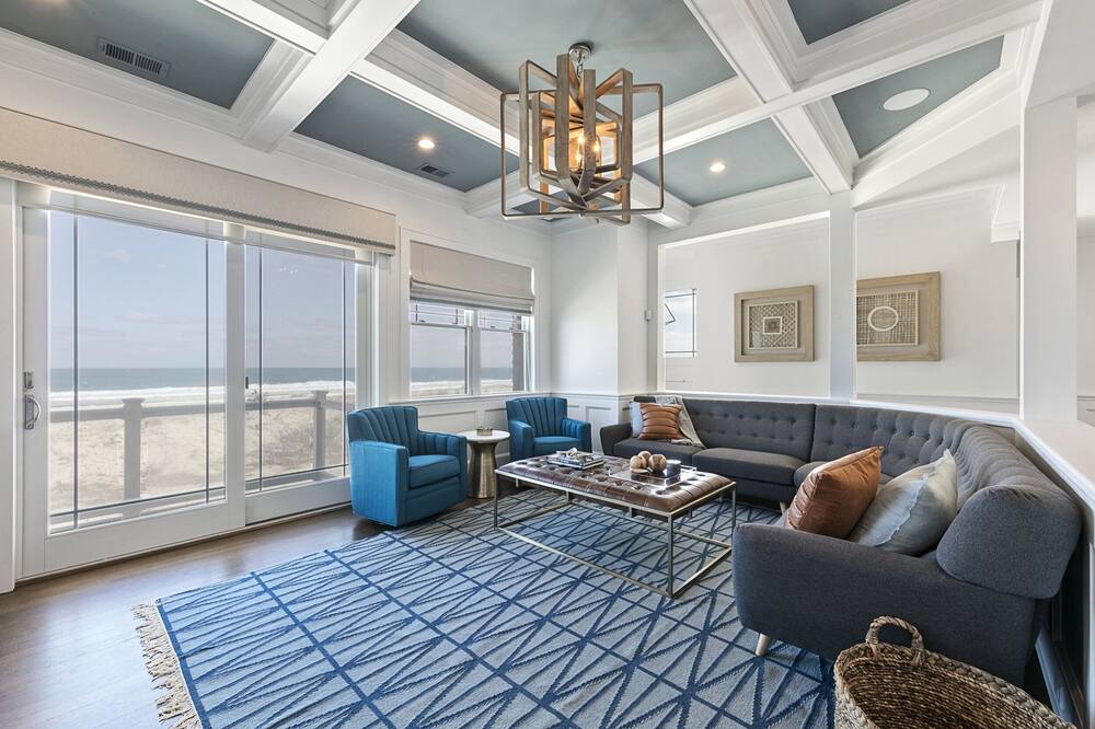 Photo of Others in Loveladies