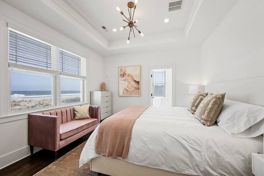 Photo of Others in Loveladies