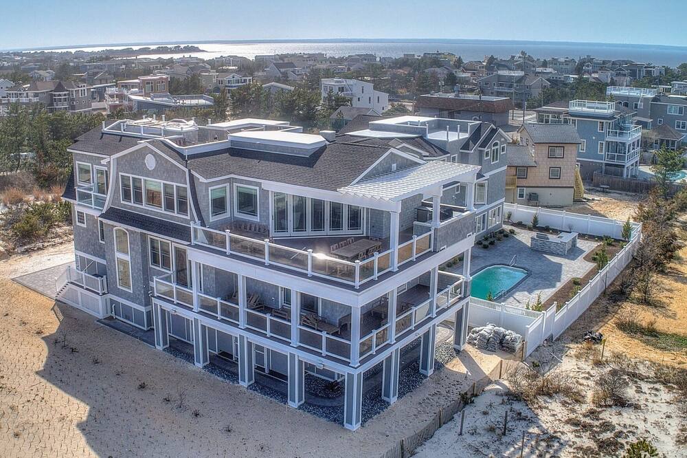 Photo of Others in Loveladies