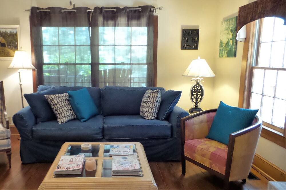 Photo of Others in Bogart