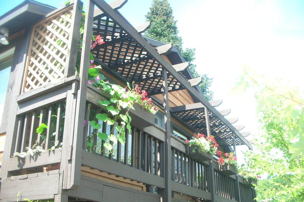 Photo of Patio Balcony in North Lake George