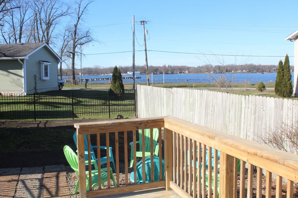 Photo of Patio Balcony in Cedar Lake