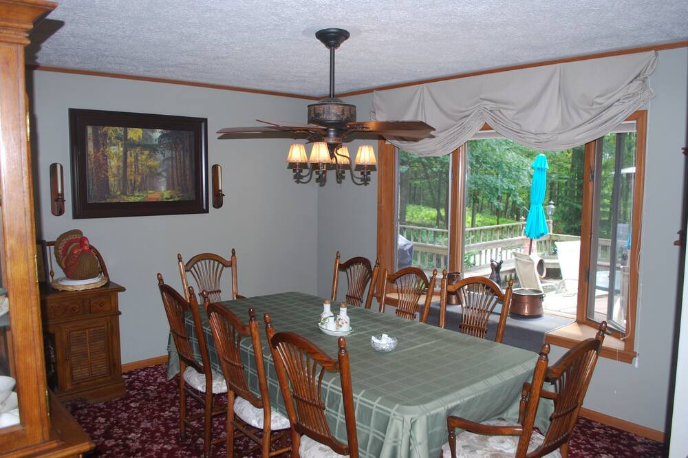 Photo of Livingroom in White Mills
