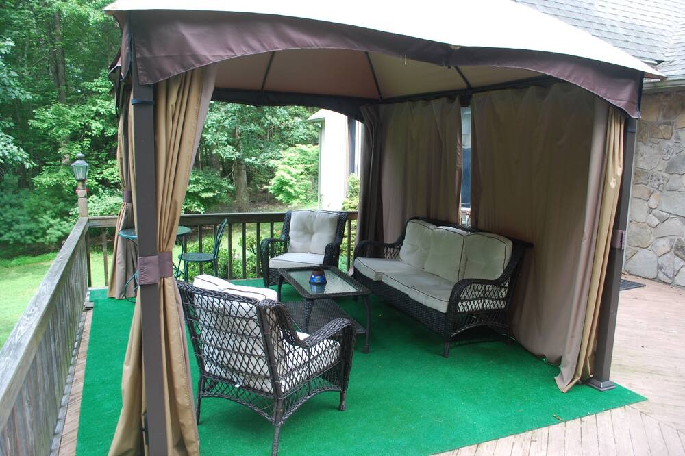 Photo of Patio Balcony in White Mills
