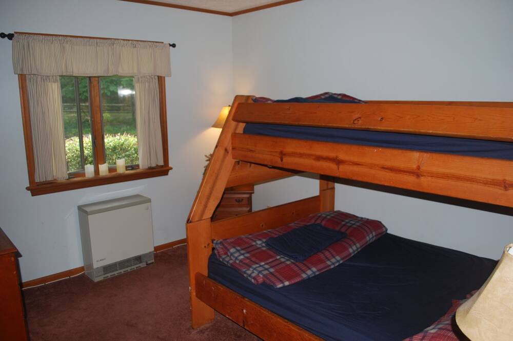 Photo of Bedroom in White Mills
