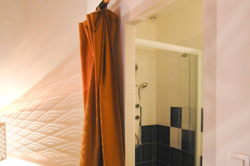 Photo of Bathroom in Marsillargues