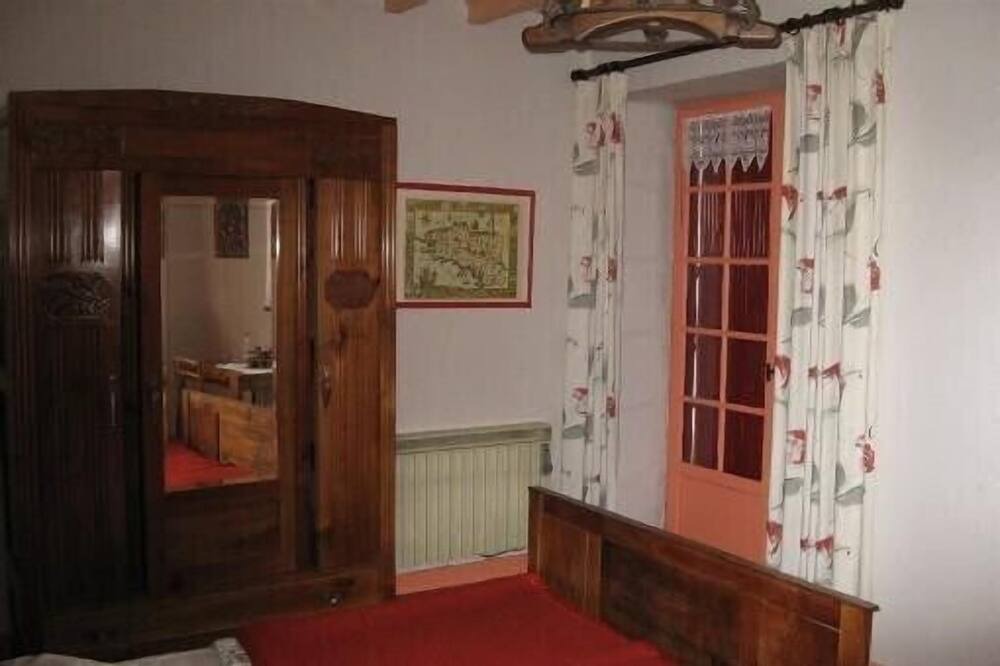 Photo of Bedroom in Romille