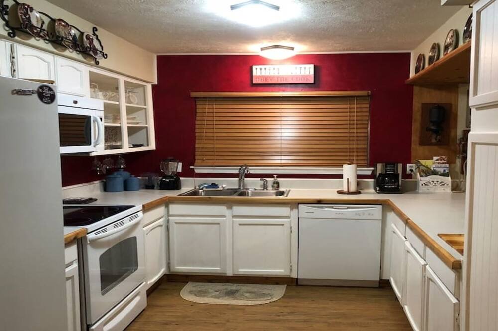 Photo of Bedroom in Grogan's Mill