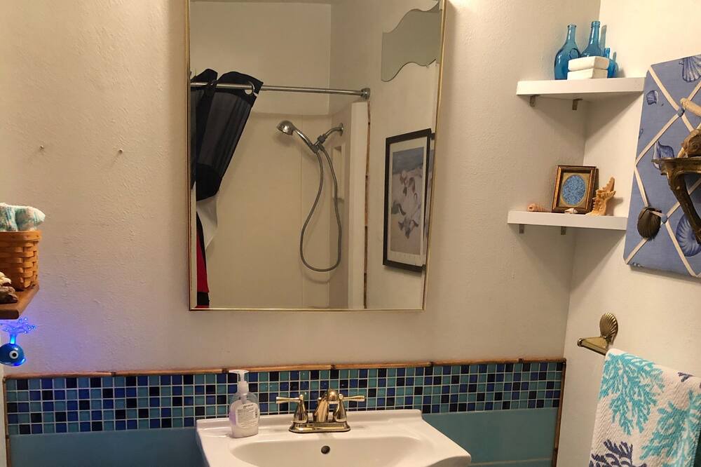 Photo of Bathroom in Grogan's Mill