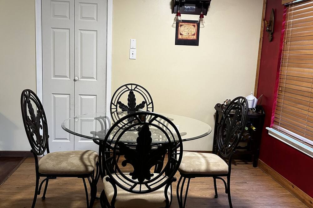 Photo of Bedroom in Grogan's Mill