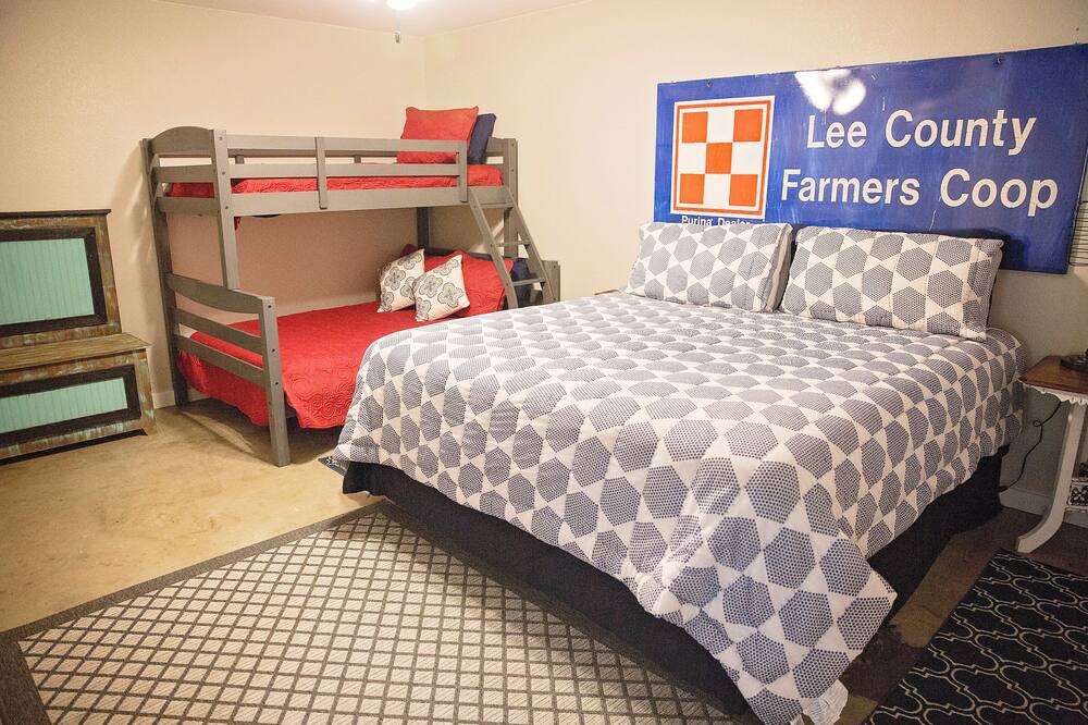 Photo of Bedroom in Lee County
