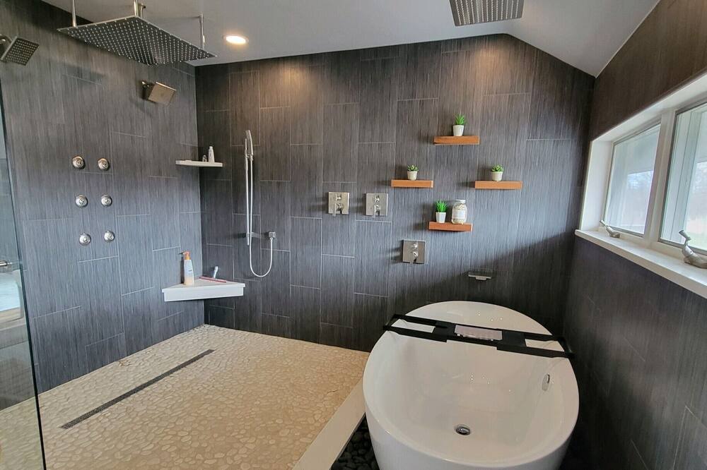 Photo of Bathroom in Green Bay