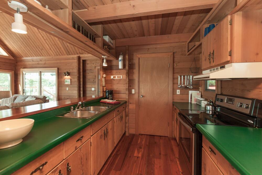 Photo of Kitchen in Byng Inlet