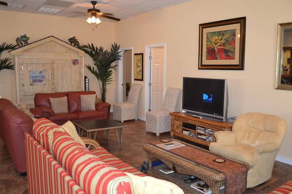 Photo of Livingroom in Pirates Beach West