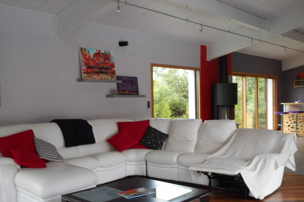 Photo of Livingroom in Charchilla