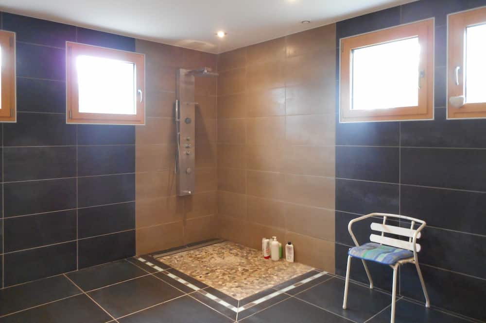 Photo of Bathroom in Charchilla