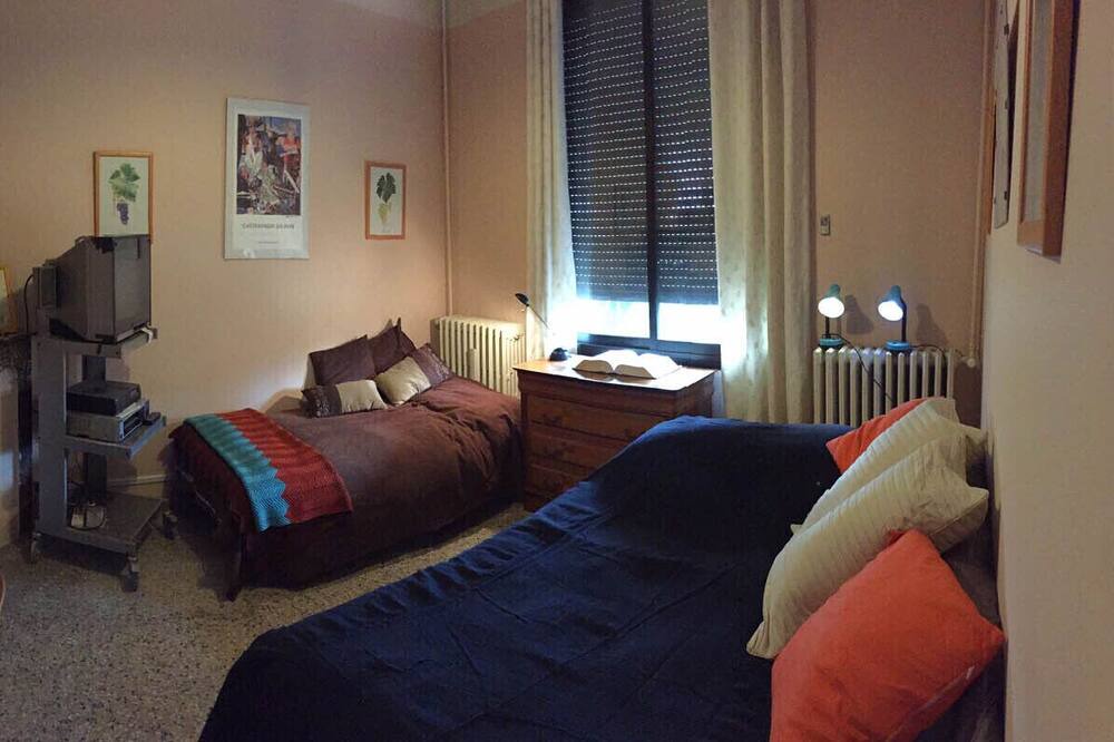 Photo of Bedroom in Villeneuve-les-Avignon