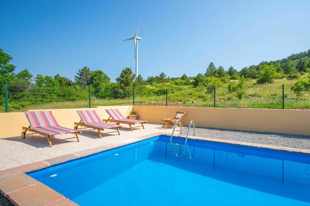 Photo of Outdoor in Vratarusa