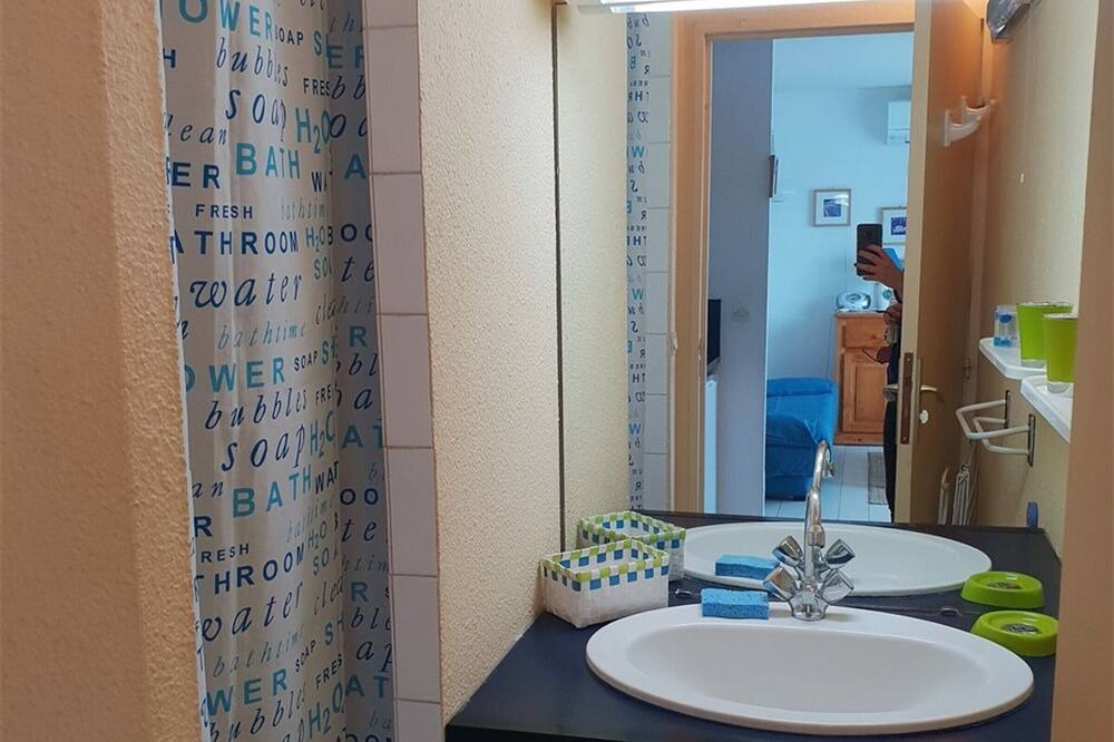 Photo of Bathroom in Latour-Bas-Elne