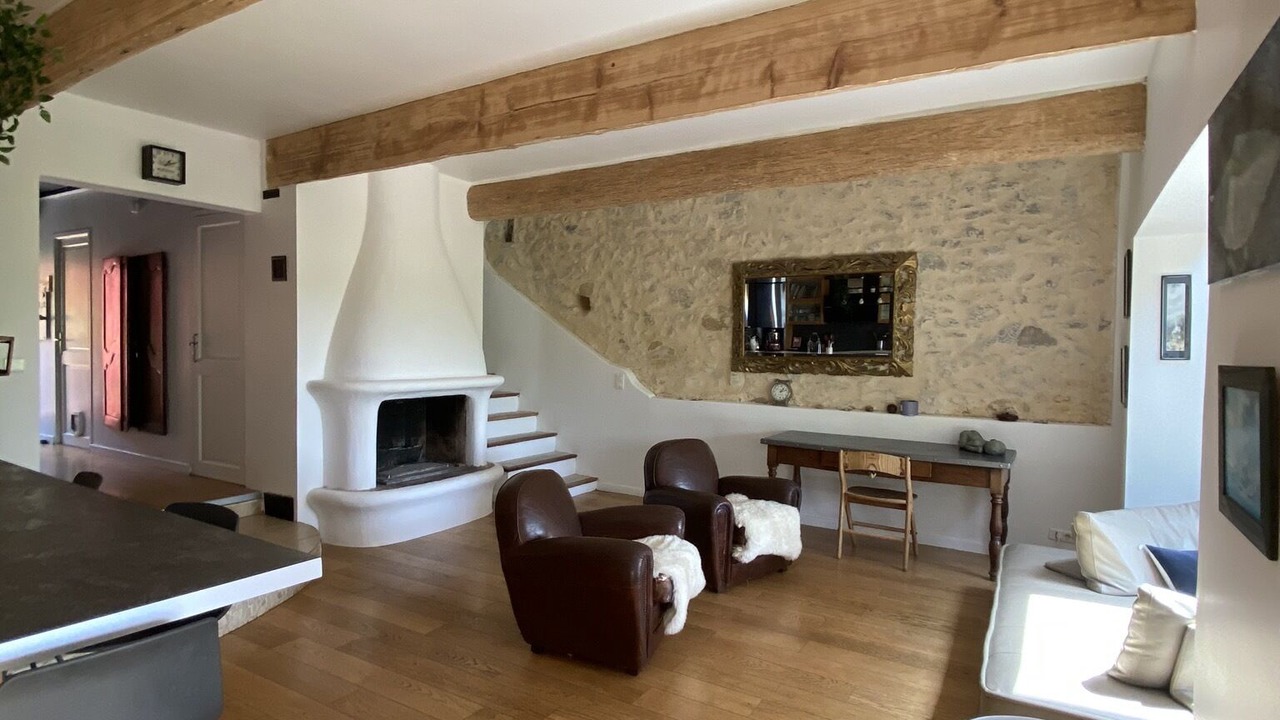Photo of Livingroom in Nebian