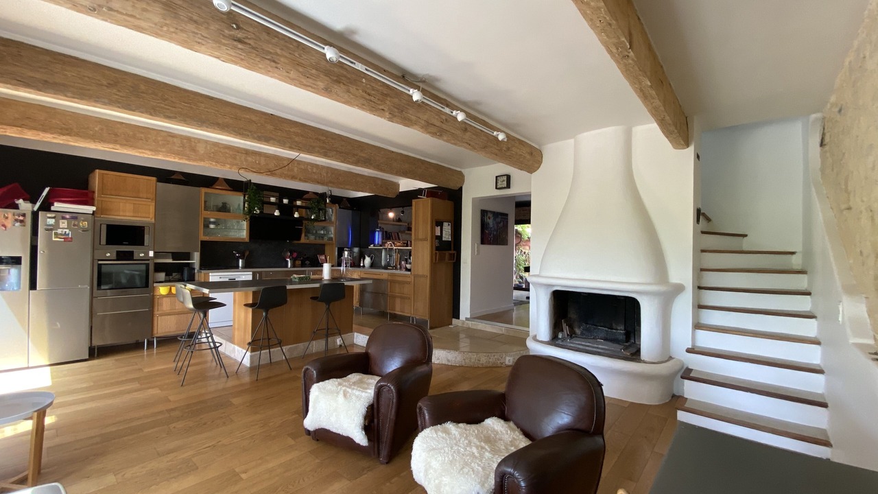 Photo of Livingroom in Nebian