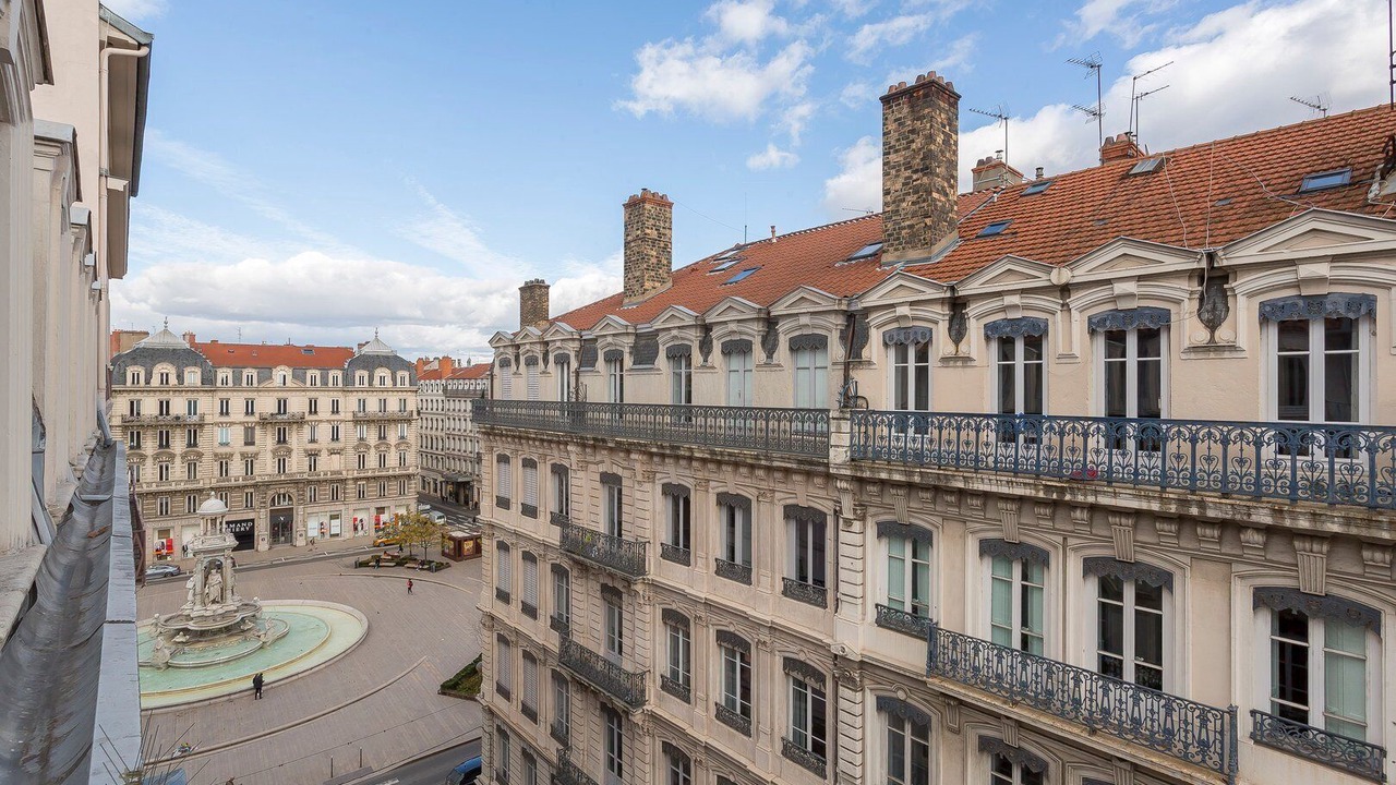 Photo of Buildings in Bellecour - Hotel Dieu