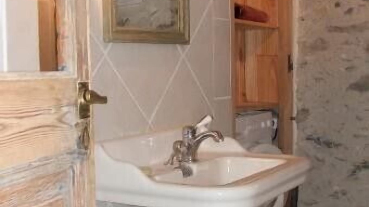 Photo of Bathroom in Luscan
